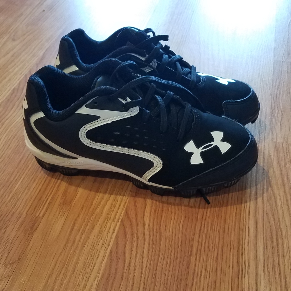 Boys Baseball Cleats Under Armor 1.5 Y